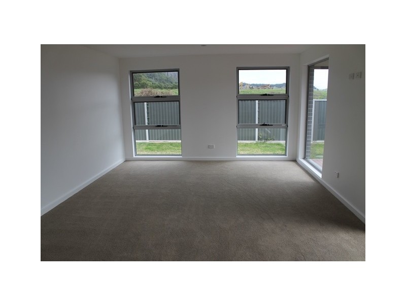 2/15 Sandhaven Crescent, Sulphur Creek TAS 7316