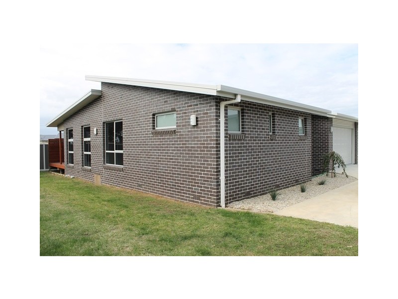 2/15 Sandhaven Crescent, Sulphur Creek TAS 7316