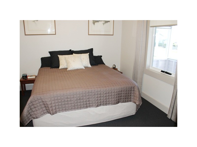 24 Coroneagh Street, Penguin TAS 7316