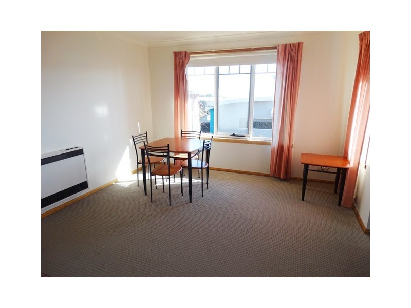 2/17 Uplands Place, Park Grove TAS 7320