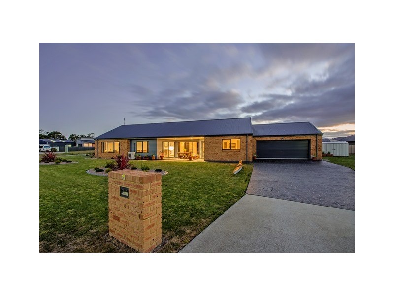 9 Bluewater Crescent, Wynyard TAS 7325