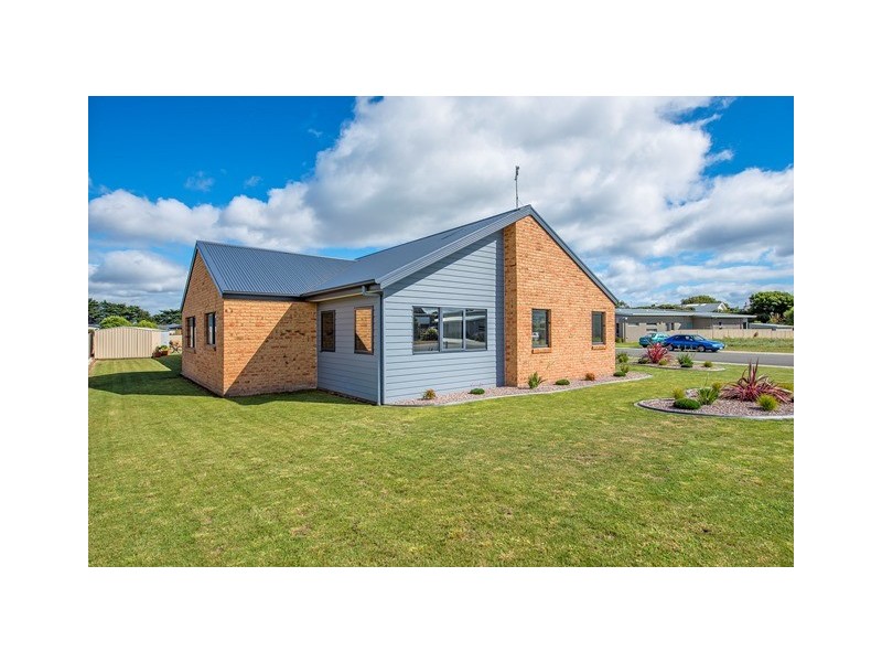 9 Bluewater Crescent, Wynyard TAS 7325