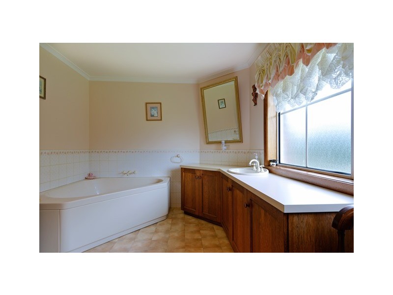 27 Dallas Road, Somerset TAS 7322