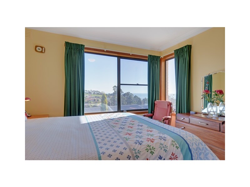 8 Tracey Street, Park Grove TAS 7320