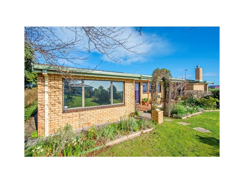 8 Tracey Street, Park Grove TAS 7320
