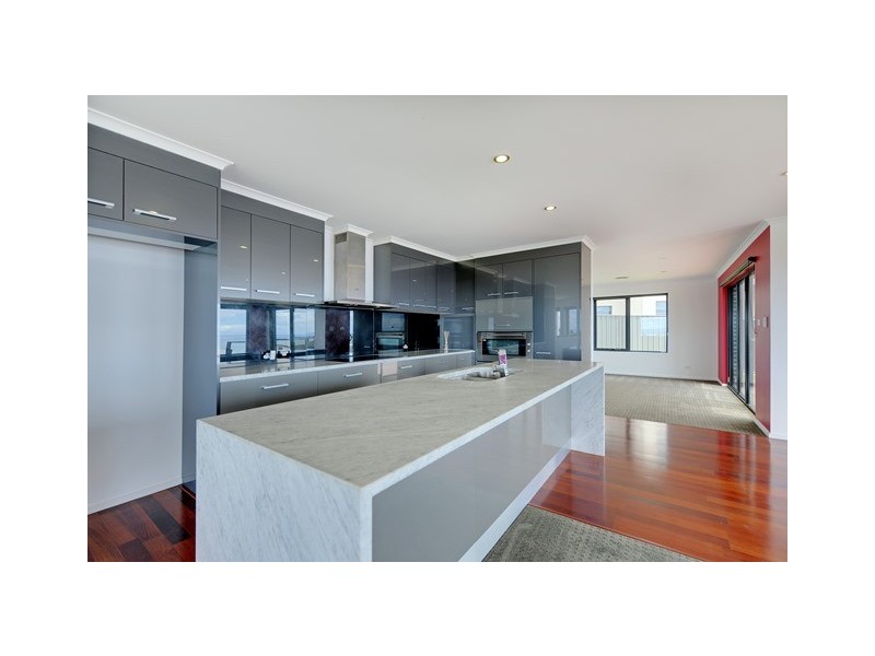 14 Lorrie Place, Park Grove TAS 7320