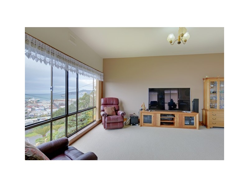 11 Seaview Avenue, Parklands TAS 7320