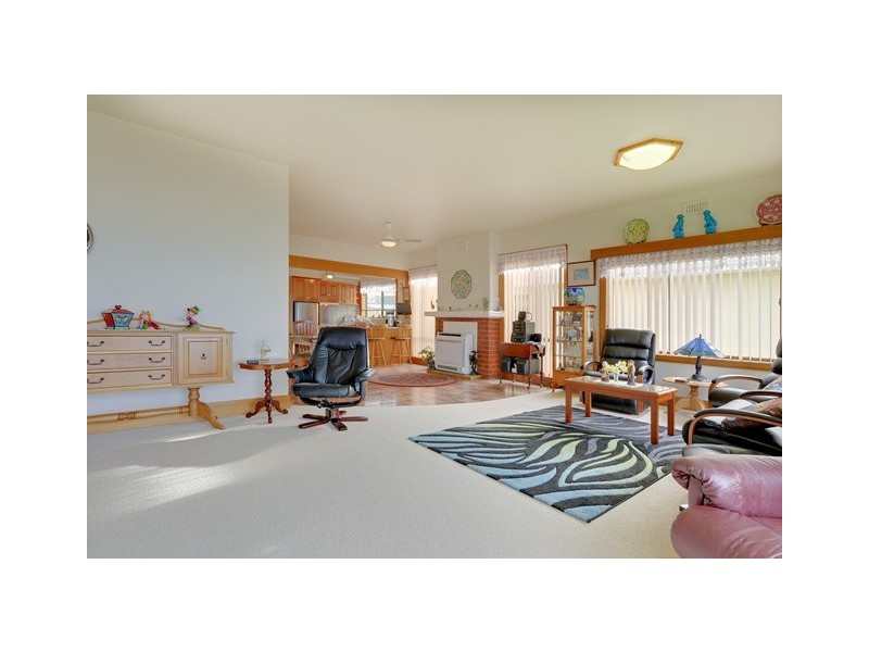 11 Seaview Avenue, Parklands TAS 7320