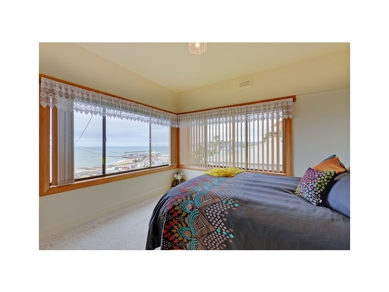 11 Seaview Avenue, Parklands TAS 7320