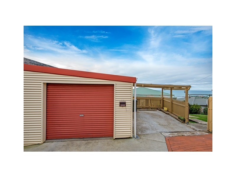 11 Seaview Avenue, Parklands TAS 7320