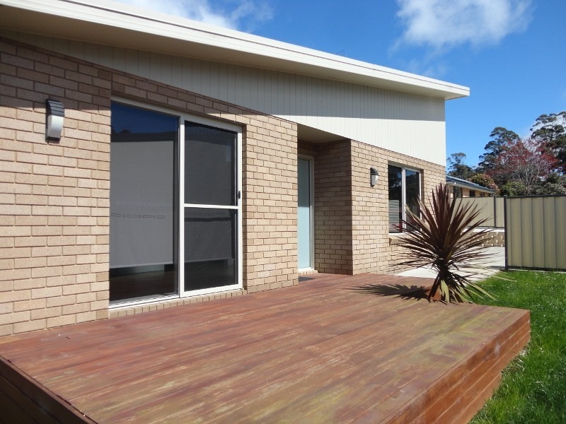 2-1 Emmett Street, Park Grove TAS 7320