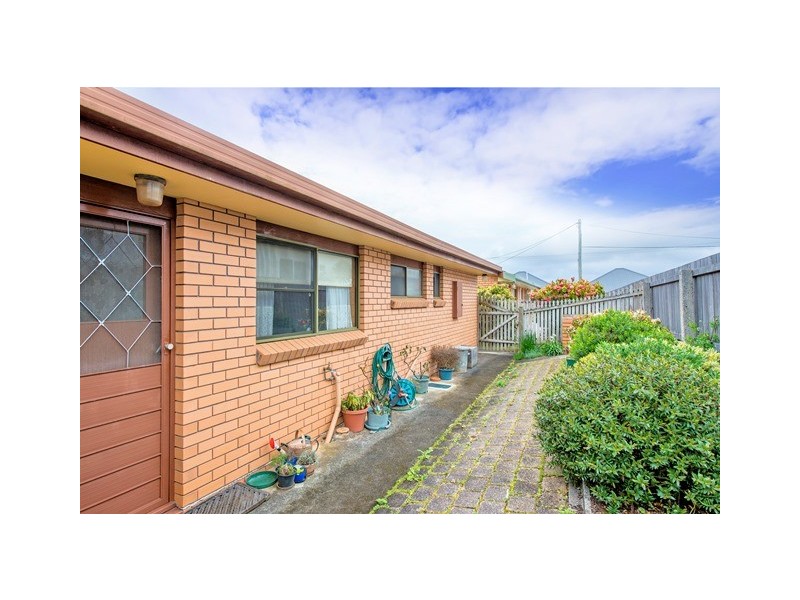 2/2 Monnington Street, Upper Burnie TAS 7320
