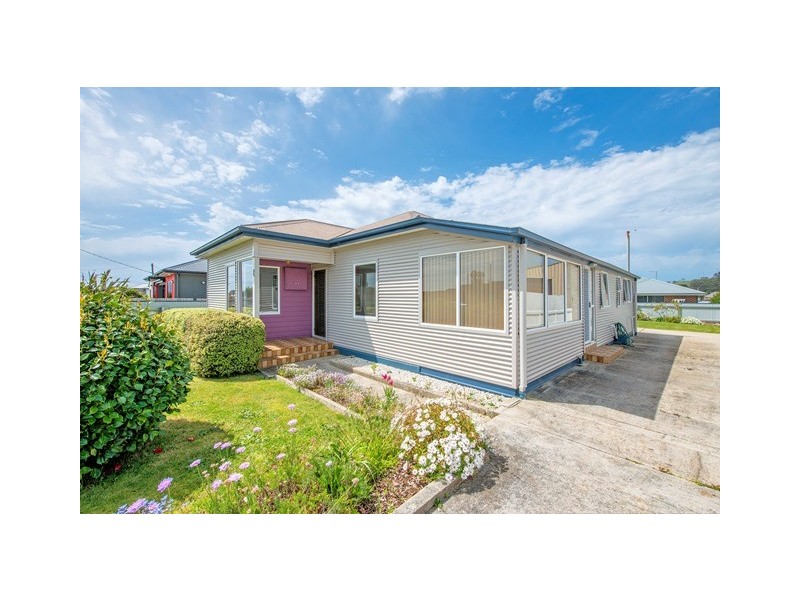28 Falmouth Street, Somerset TAS 7322
