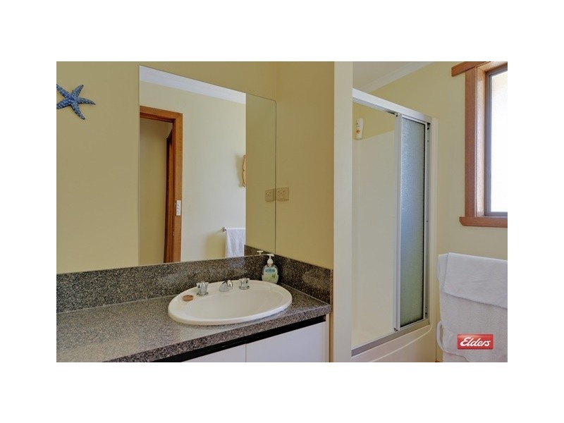 1/16 Collins Street, Brooklyn TAS 7320