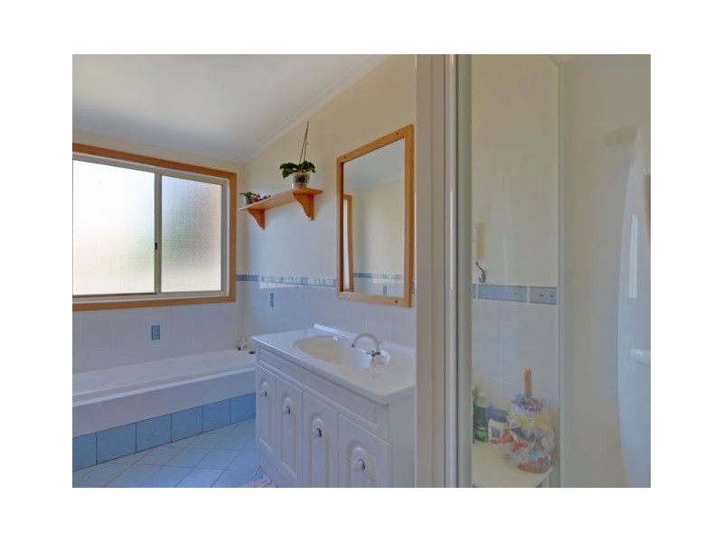 25 Manuka Drive, Romaine TAS 7320