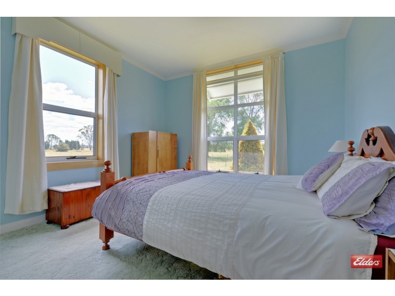 8 Main Street, Sheffield TAS 7306