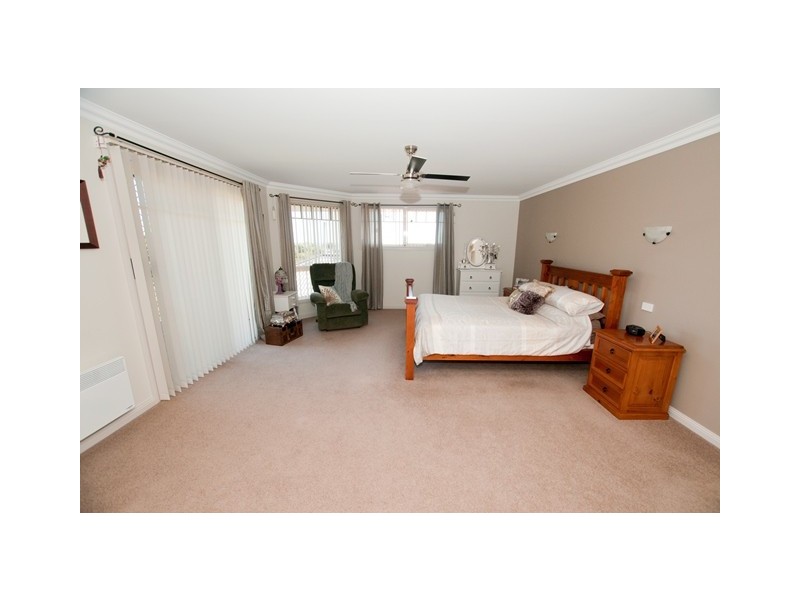 12 Oceanside Boulevard, Sulphur Creek TAS 7316