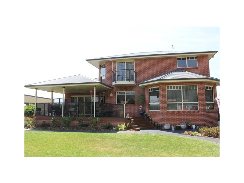 12 Oceanside Boulevard, Sulphur Creek TAS 7316