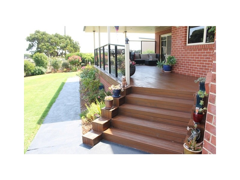 12 Oceanside Boulevard, Sulphur Creek TAS 7316