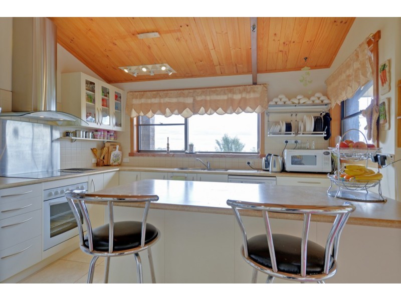 17 West Street, Upper Burnie TAS 7320