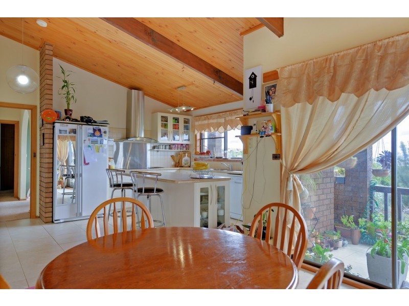 17 West Street, Upper Burnie TAS 7320