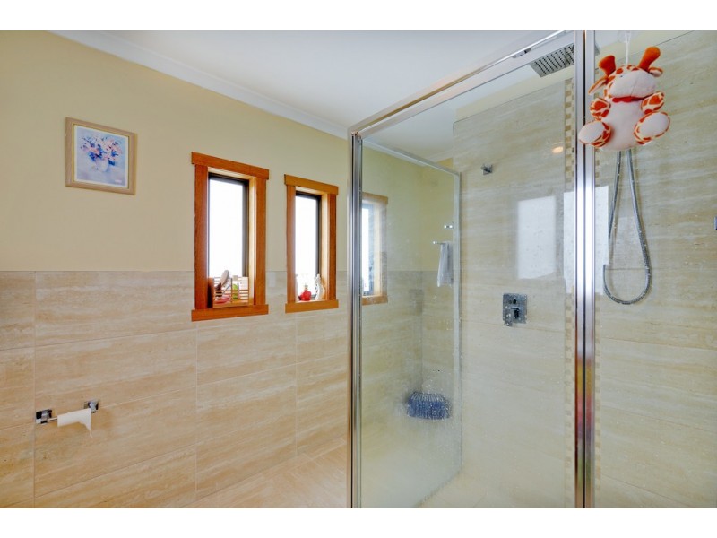 17 West Street, Upper Burnie TAS 7320