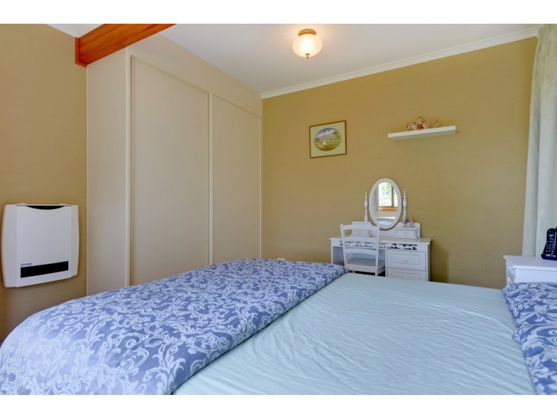 17 West Street, Upper Burnie TAS 7320