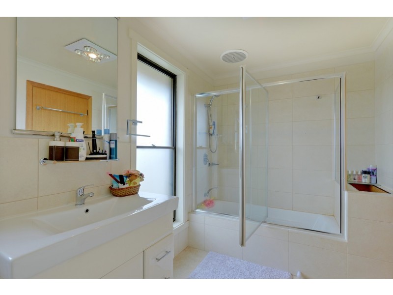 17 West Street, Upper Burnie TAS 7320