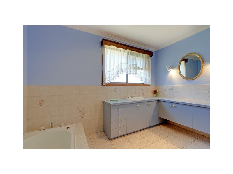 10 Atkins Drive, Romaine TAS 7320