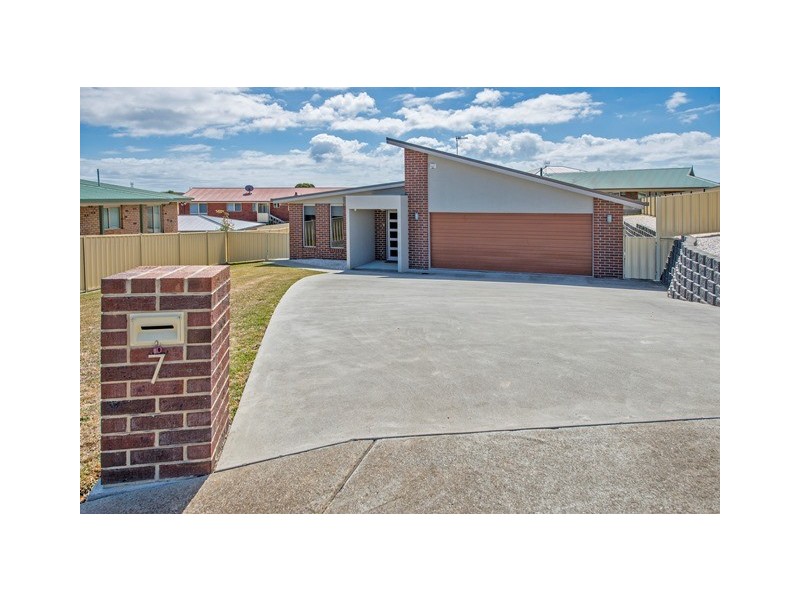 7 Josie Crescent, Romaine TAS 7320