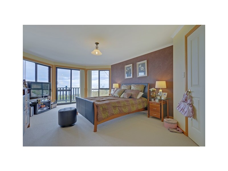 151 Algona Avenue, Round Hill TAS 7320