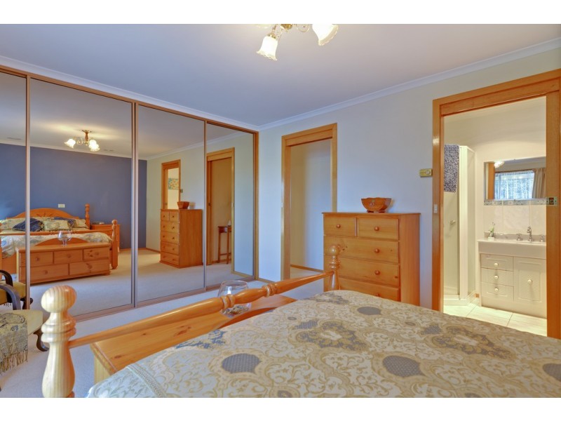 76 Manuka Drive, Romaine TAS 7320