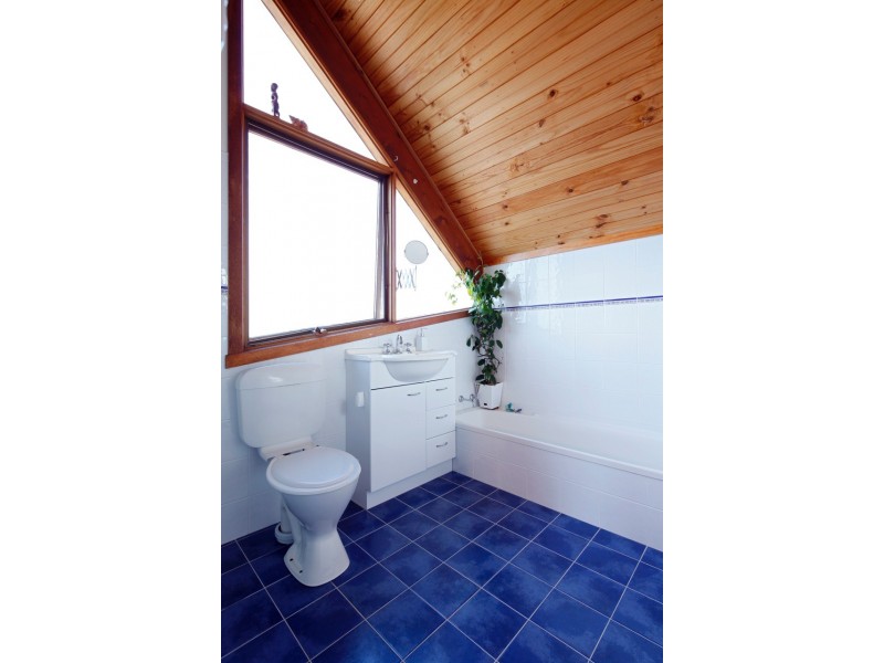 107 Old Bass Highway, Wynyard TAS 7325