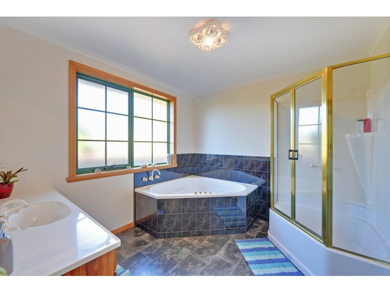 140 Loonah Road, Natone TAS 7321