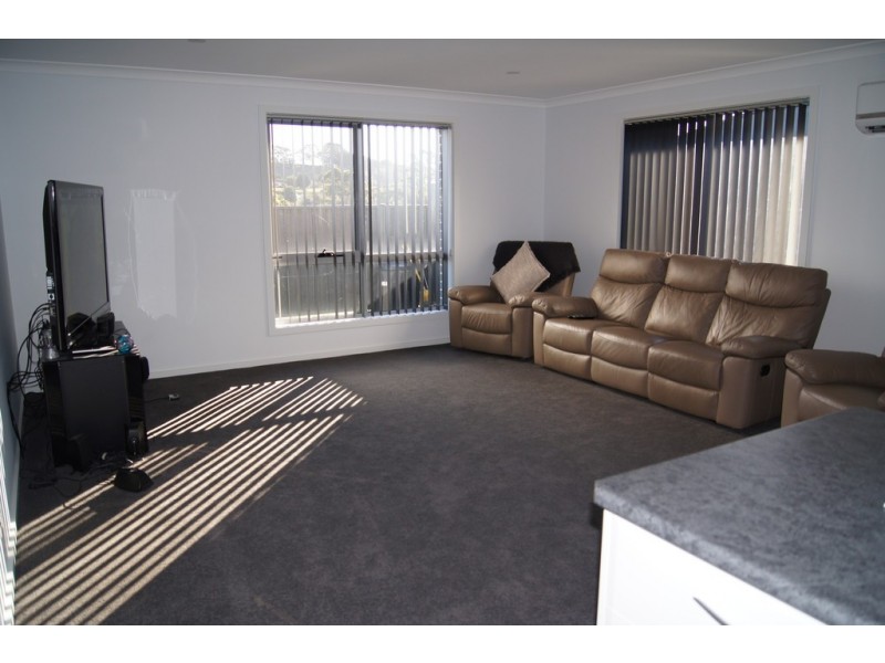 2 – 23 Platinum Drive, Park Grove TAS 7320