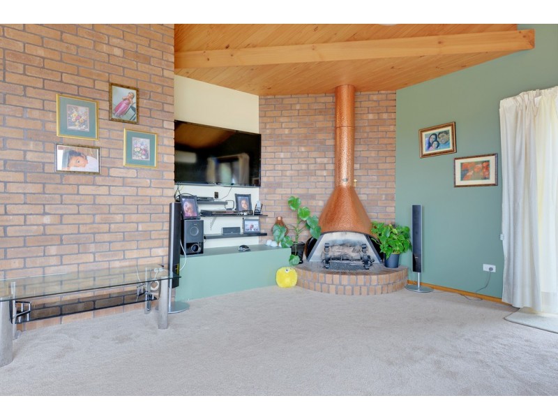 17 West Street, Upper Burnie TAS 7320