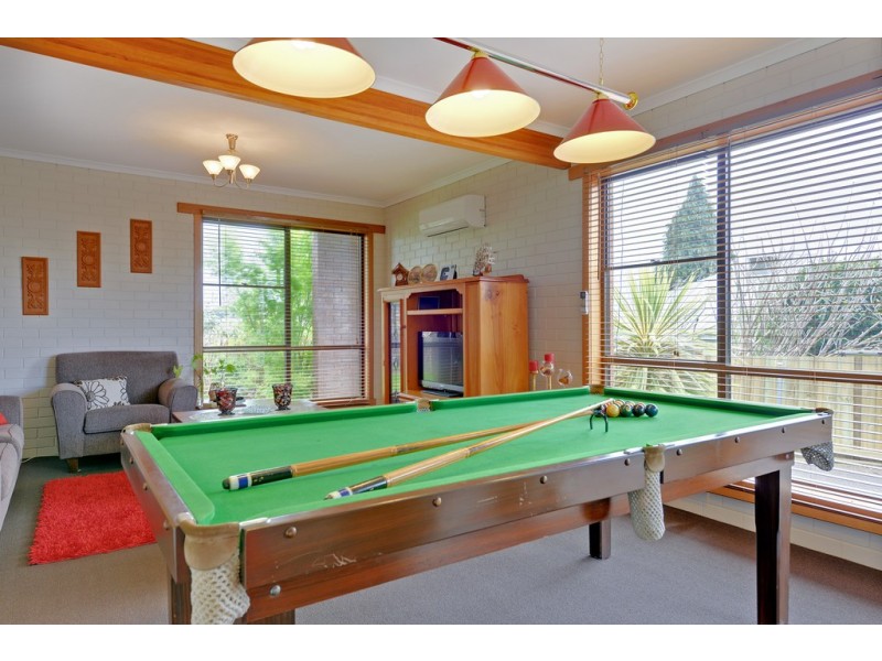 17 West Street, Upper Burnie TAS 7320