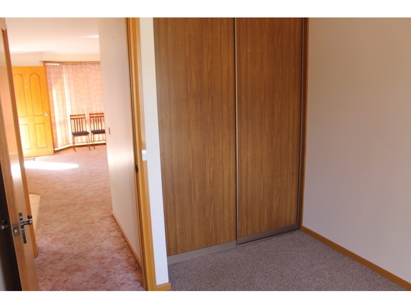 Unit 8/1 Clerke Street, Penguin TAS 7316