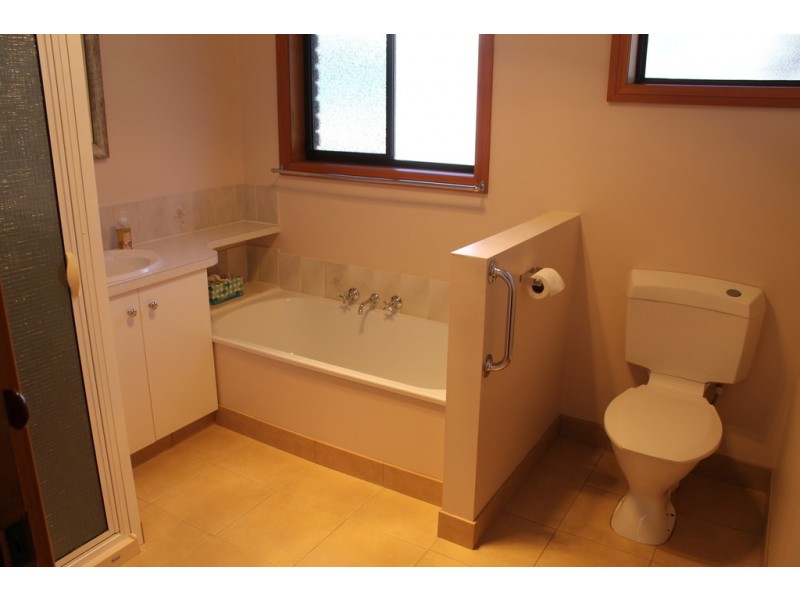 Unit 8/1 Clerke Street, Penguin TAS 7316