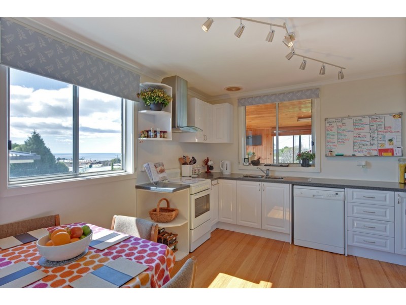 13 Winter Avenue, Upper Burnie TAS 7320