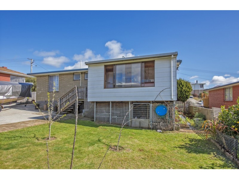 13 Winter Avenue, Upper Burnie TAS 7320