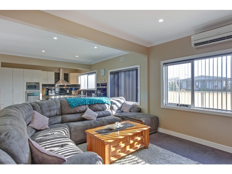 85 Bass Highway, Somerset TAS 7322