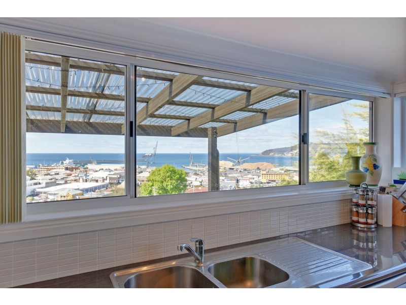 18 View Road, Burnie TAS 7320