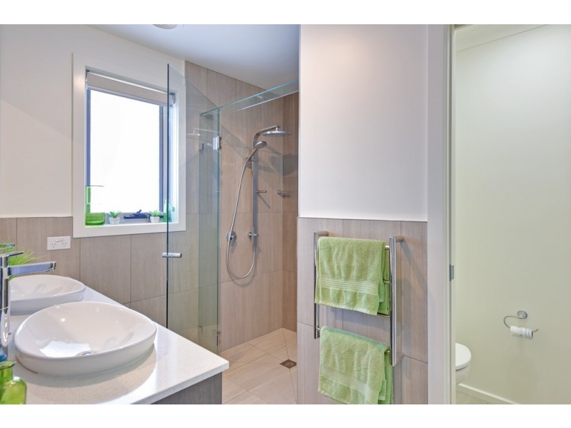 15 Lorrie Place, Park Grove TAS 7320
