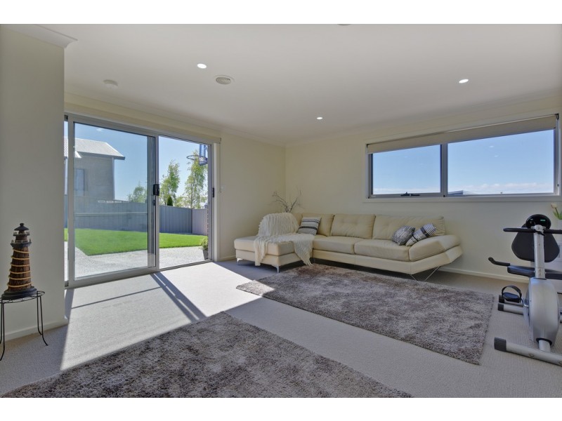 15 Lorrie Place, Park Grove TAS 7320