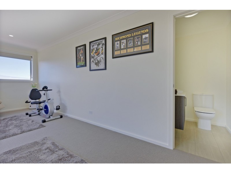 15 Lorrie Place, Park Grove TAS 7320