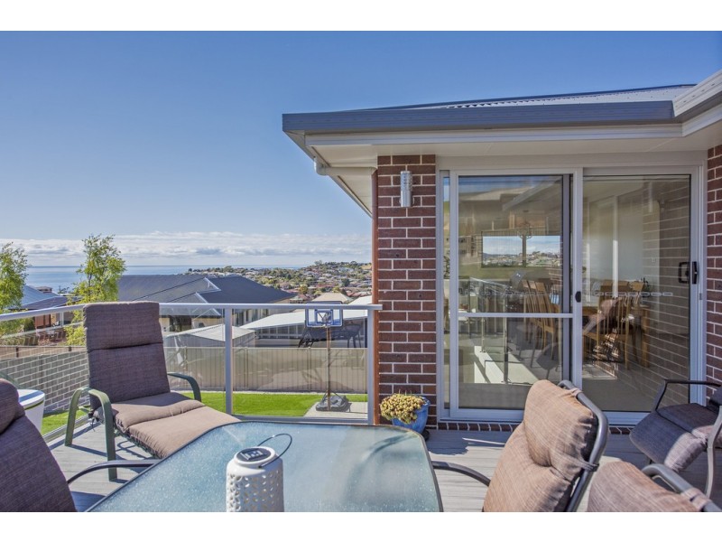 15 Lorrie Place, Park Grove TAS 7320