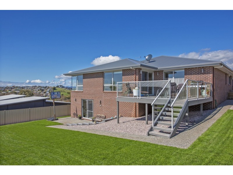 15 Lorrie Place, Park Grove TAS 7320