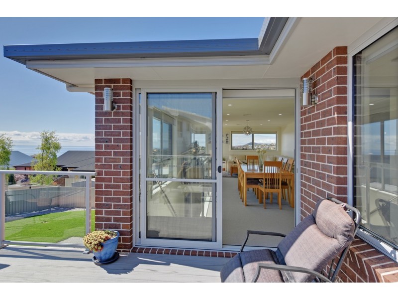 15 Lorrie Place, Park Grove TAS 7320