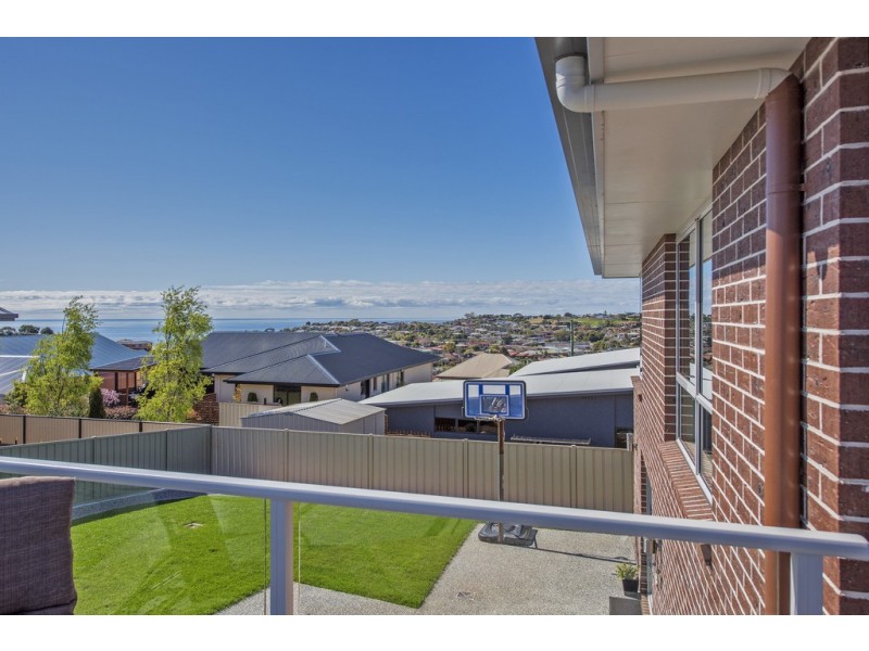 15 Lorrie Place, Park Grove TAS 7320